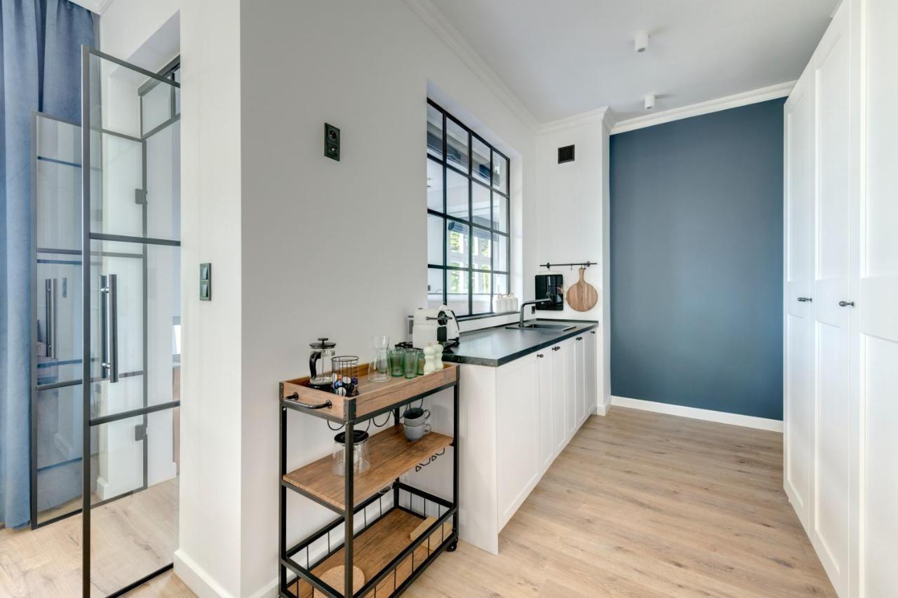 Sea View Apartment *